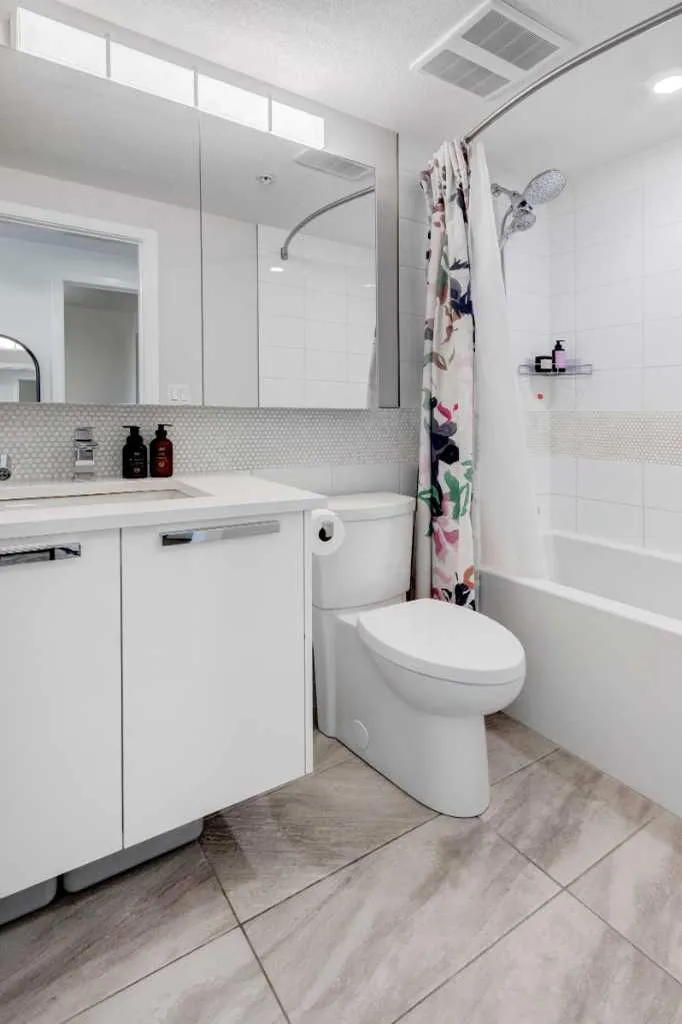 1234 5 Avenue NW Calgary AB T2N 0R9