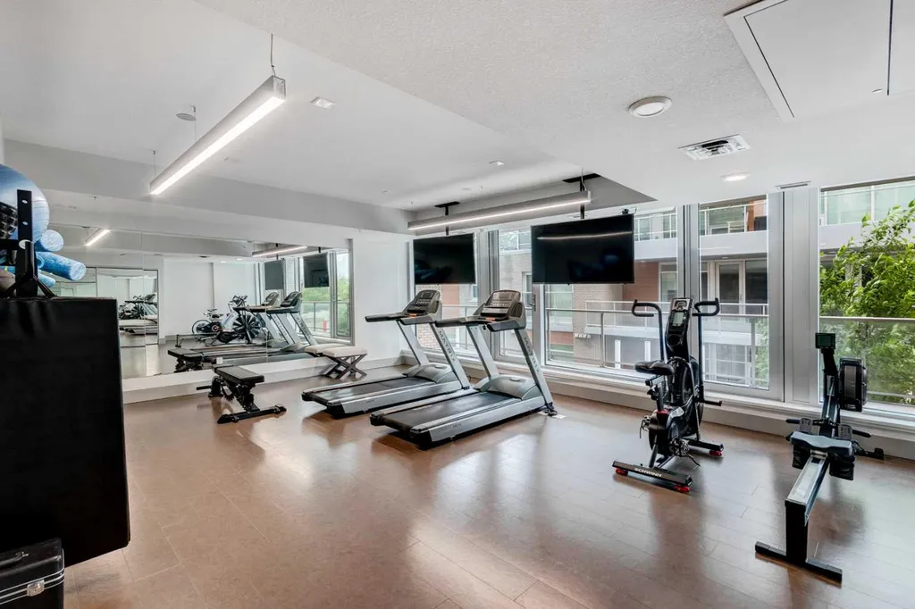 1234 5 Avenue NW Calgary AB T2N 0R9