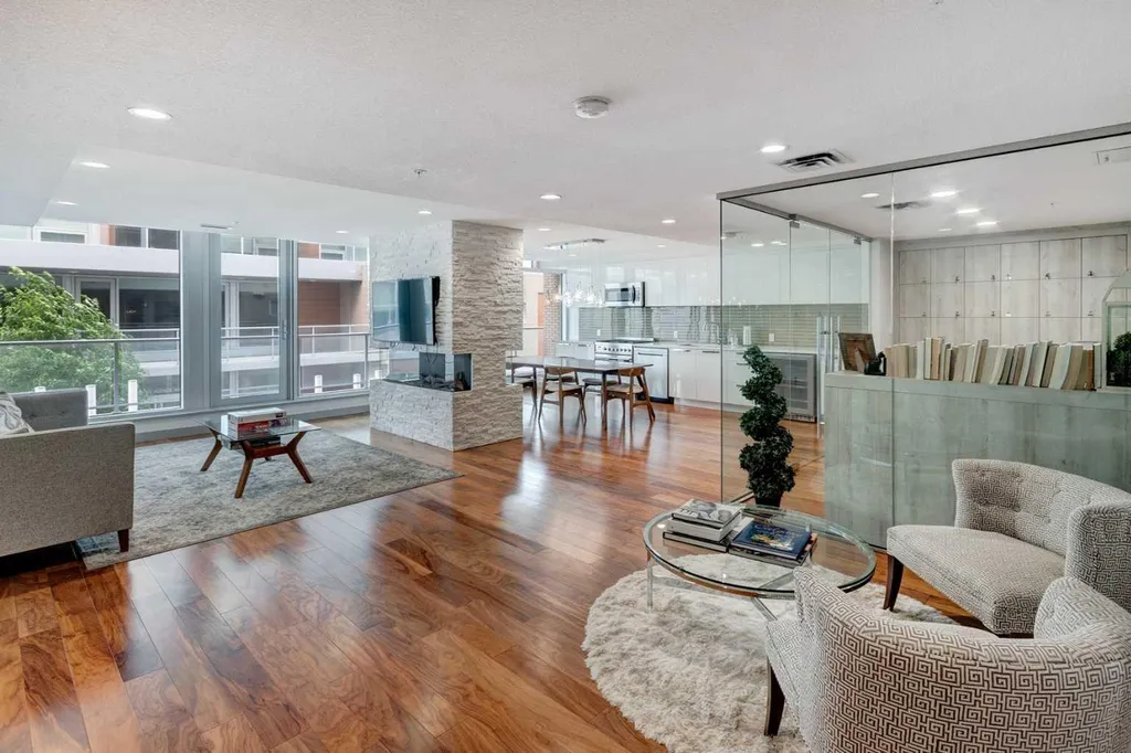 1234 5 Avenue NW Calgary AB T2N 0R9