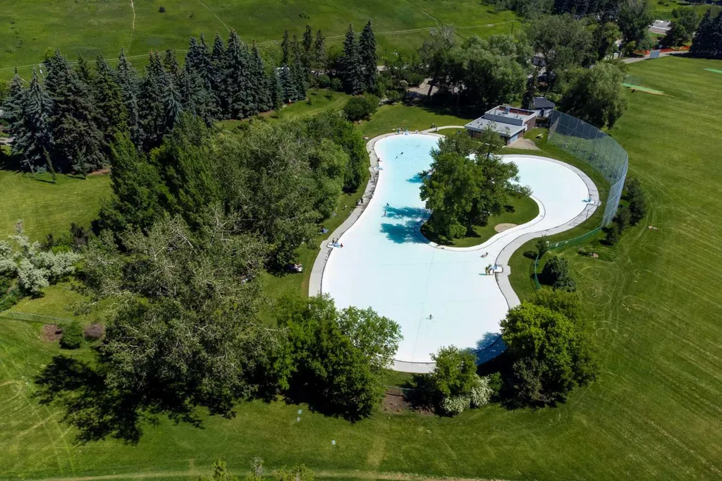 1234 5 Avenue NW Calgary AB T2N 0R9