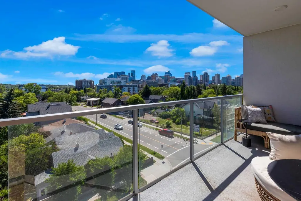 1234 5 Avenue NW Calgary AB T2N 0R9