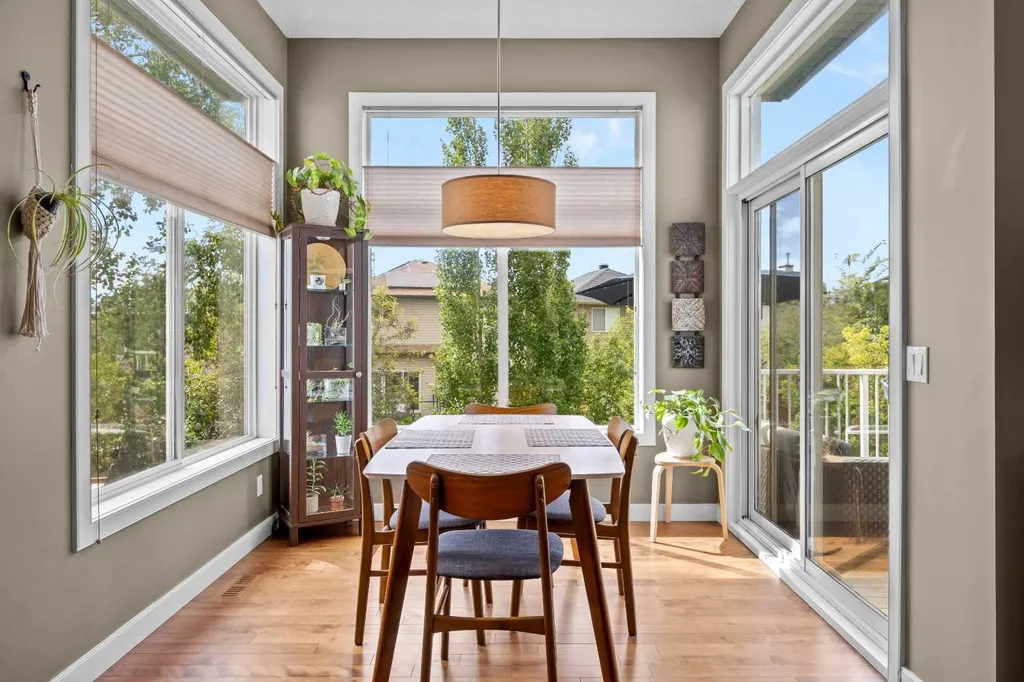292 Tuscany Ridge View NW Calgary AB T3L 2J7
