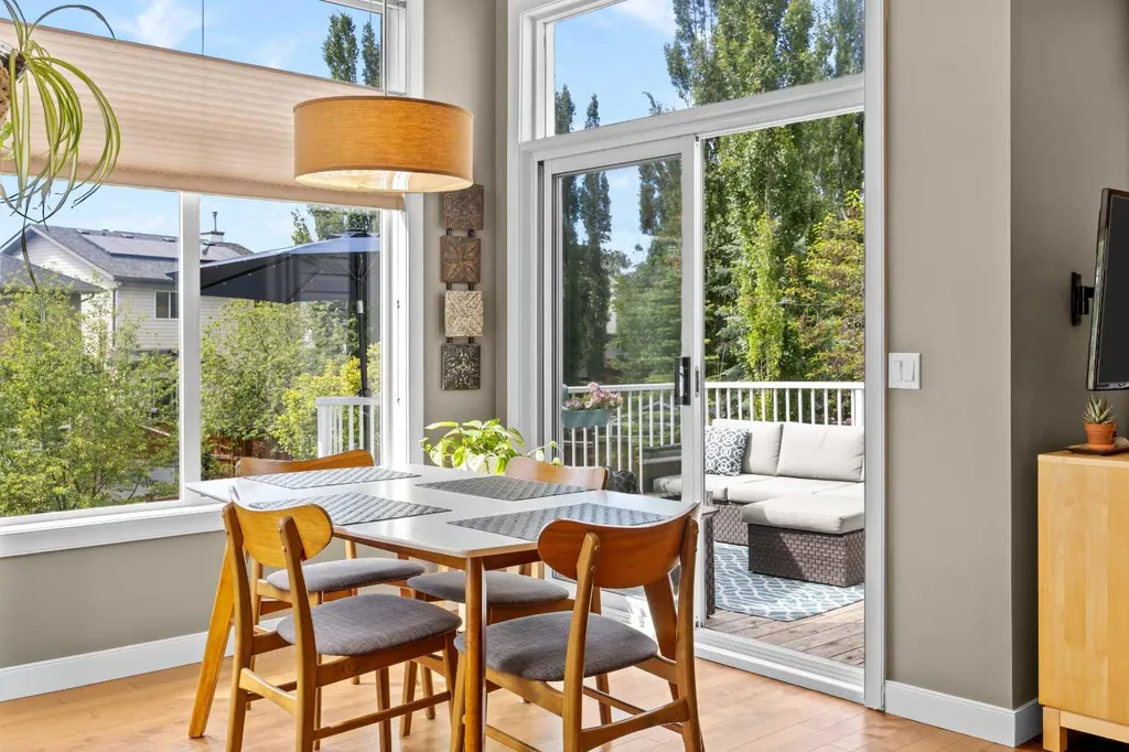 292 Tuscany Ridge View NW Calgary AB T3L 2J7
