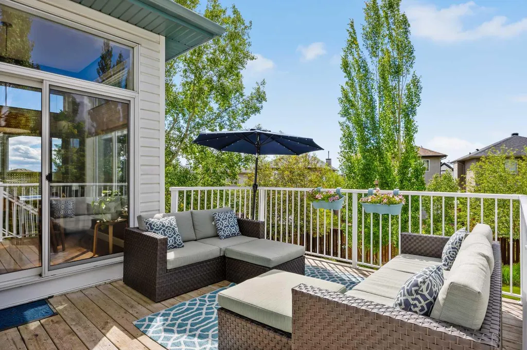 292 Tuscany Ridge View NW Calgary AB T3L 2J7
