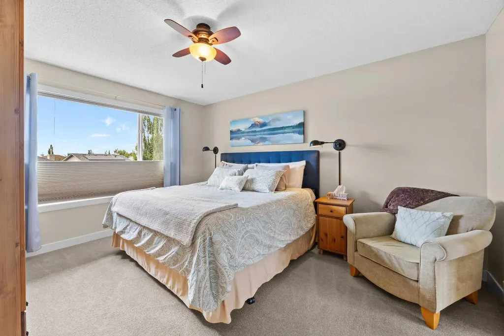 292 Tuscany Ridge View NW Calgary AB T3L 2J7