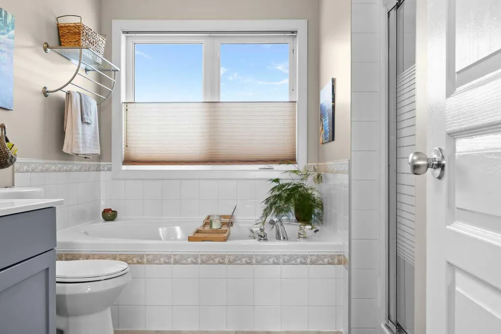 292 Tuscany Ridge View NW Calgary AB T3L 2J7