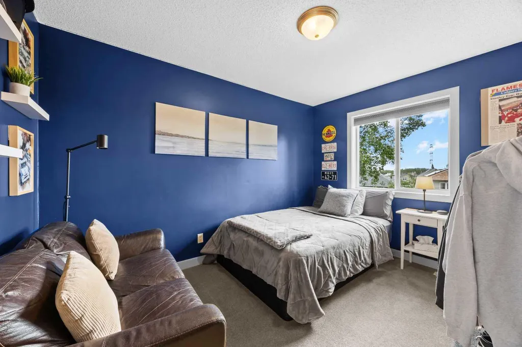 292 Tuscany Ridge View NW Calgary AB T3L 2J7