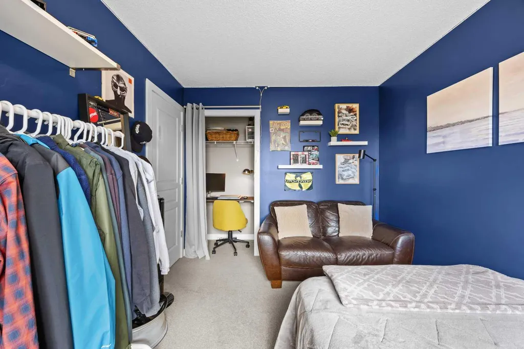 292 Tuscany Ridge View NW Calgary AB T3L 2J7