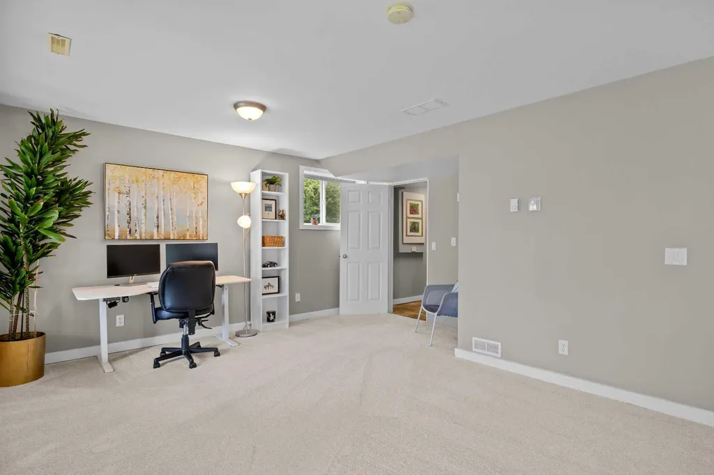 292 Tuscany Ridge View NW Calgary AB T3L 2J7