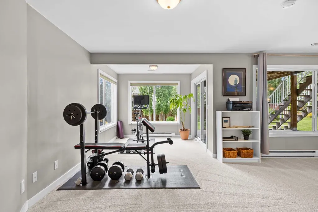 292 Tuscany Ridge View NW Calgary AB T3L 2J7