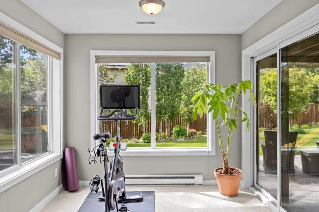 292 Tuscany Ridge View NW Calgary AB T3L 2J7