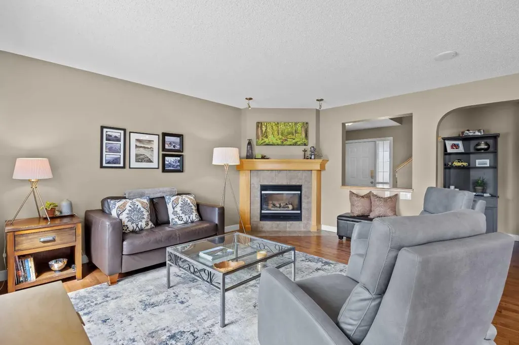 292 Tuscany Ridge View NW Calgary AB T3L 2J7