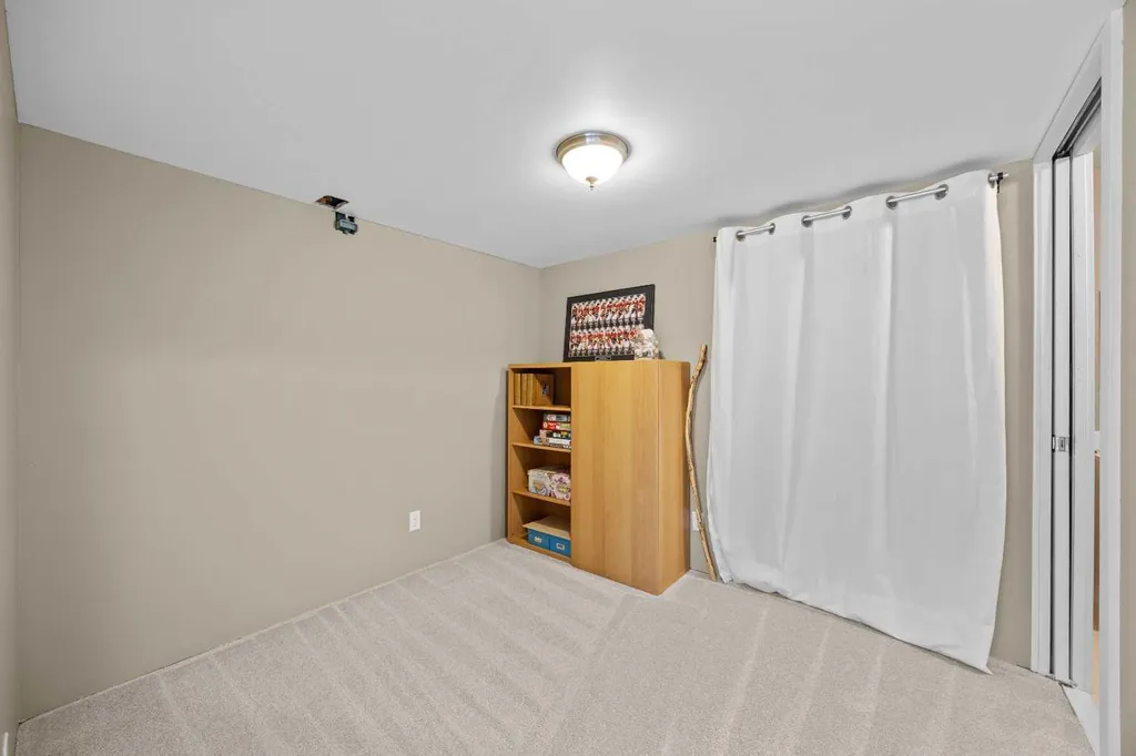 292 Tuscany Ridge View NW Calgary AB T3L 2J7