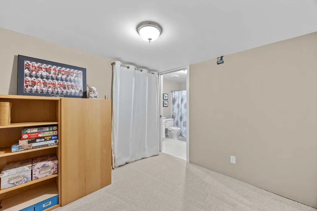 292 Tuscany Ridge View NW Calgary AB T3L 2J7