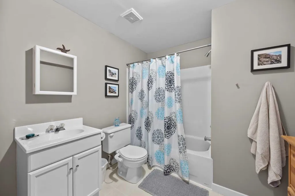 292 Tuscany Ridge View NW Calgary AB T3L 2J7