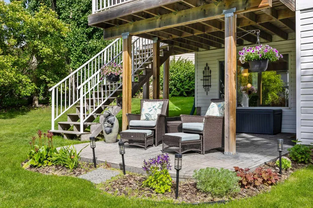 292 Tuscany Ridge View NW Calgary AB T3L 2J7