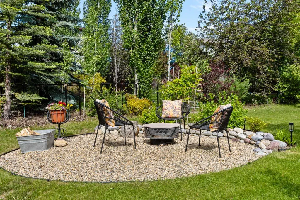 292 Tuscany Ridge View NW Calgary AB T3L 2J7