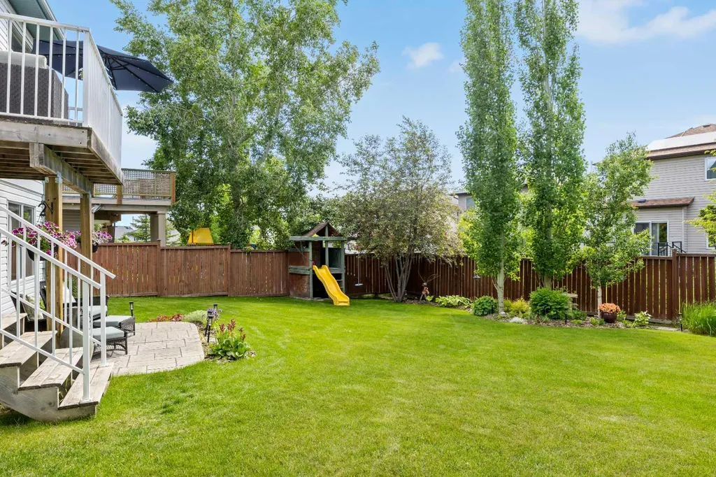 292 Tuscany Ridge View NW Calgary AB T3L 2J7