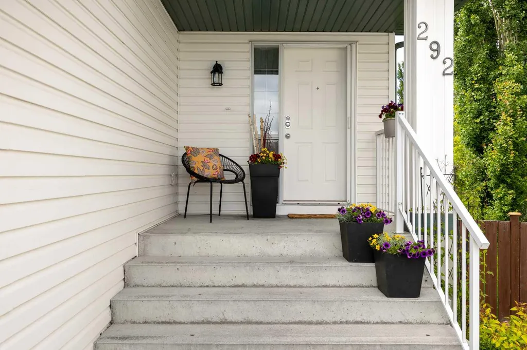 292 Tuscany Ridge View NW Calgary AB T3L 2J7