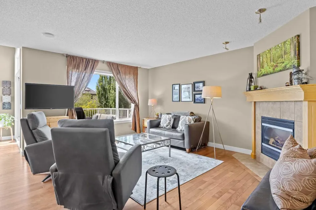 292 Tuscany Ridge View NW Calgary AB T3L 2J7