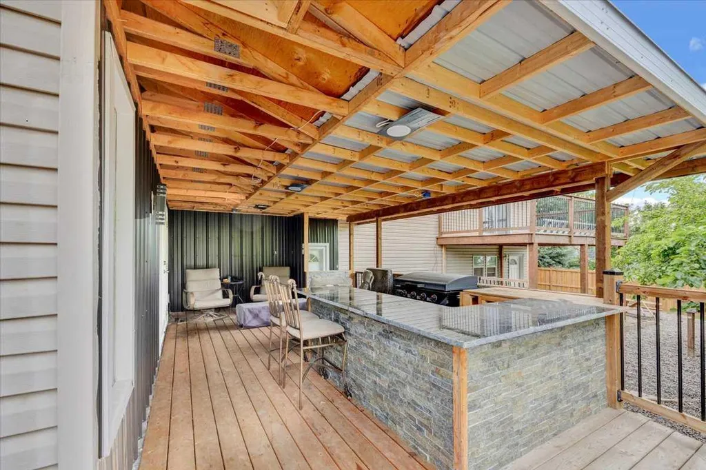 125 13 Avenue Carstairs AB T0M0N0
