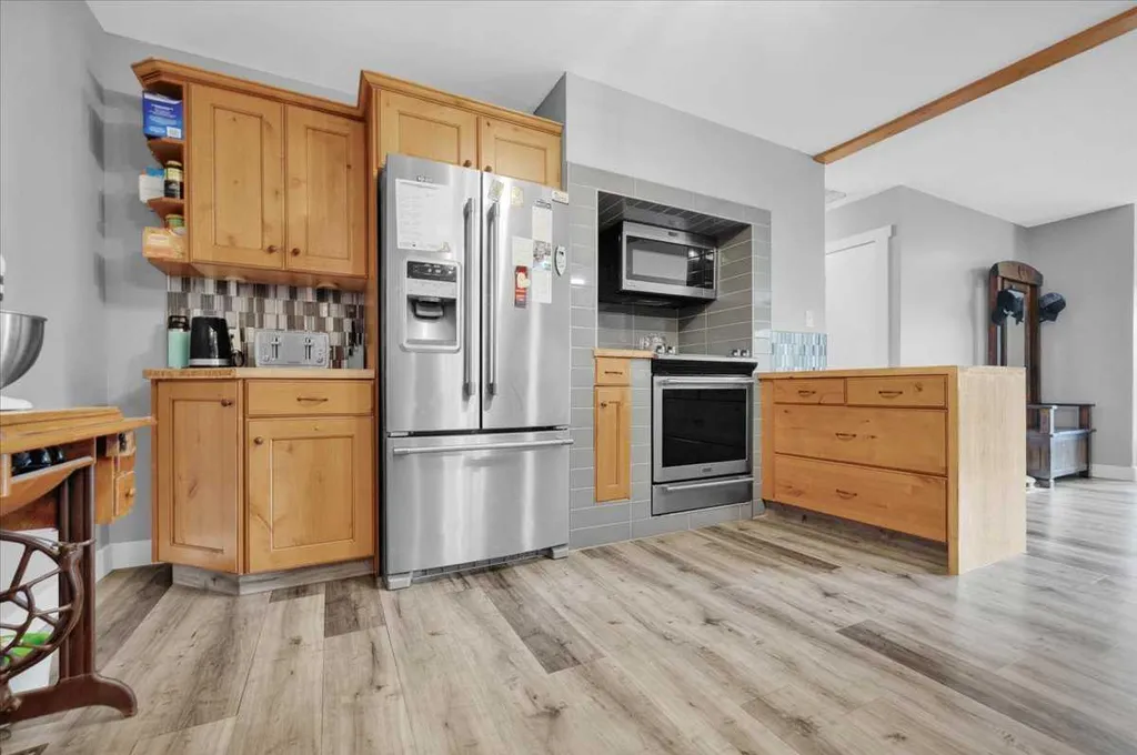 125 13 Avenue Carstairs AB T0M0N0