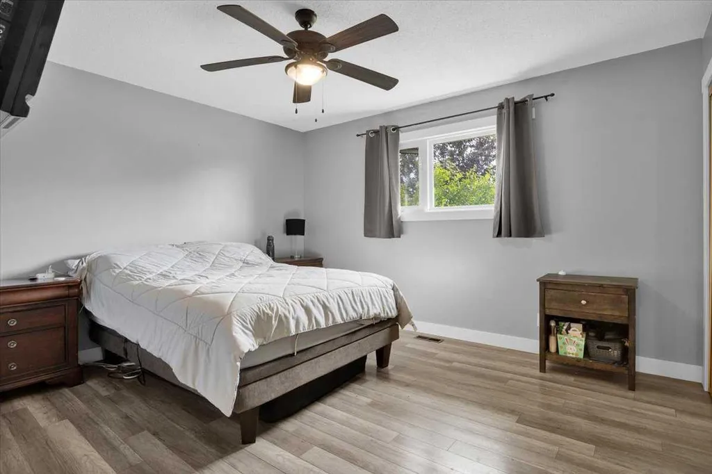 125 13 Avenue Carstairs AB T0M0N0