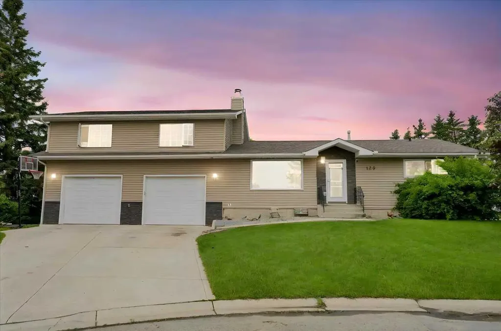 125 13 Avenue Carstairs AB T0M0N0