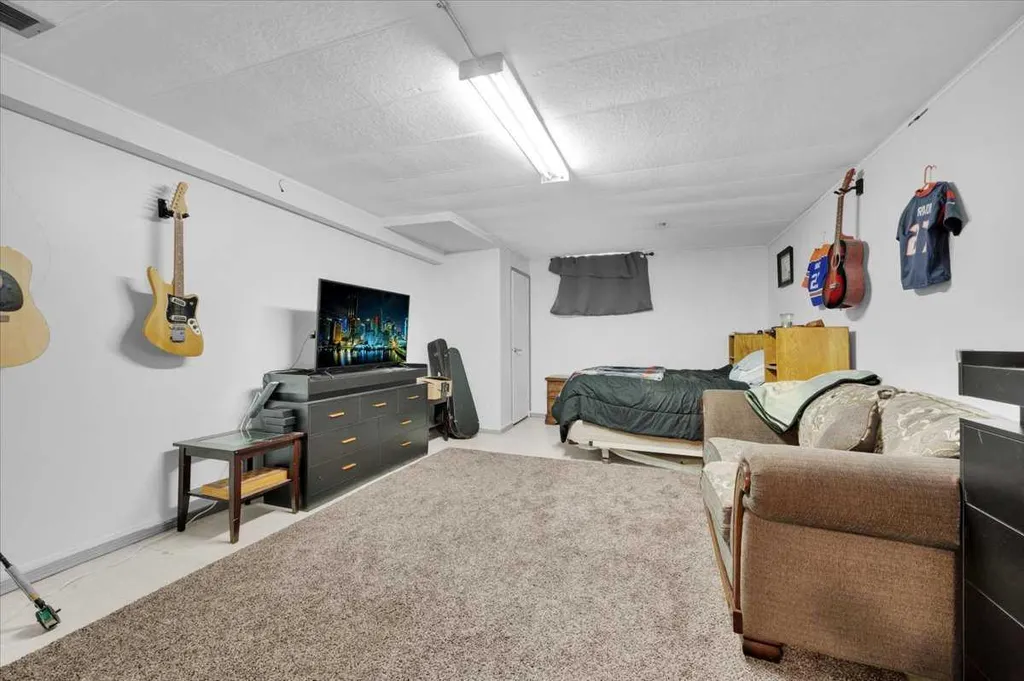 125 13 Avenue Carstairs AB T0M0N0