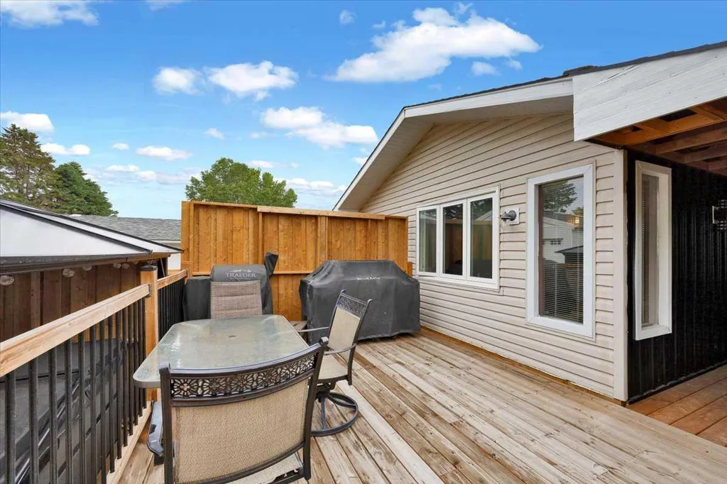 125 13 Avenue Carstairs AB T0M0N0