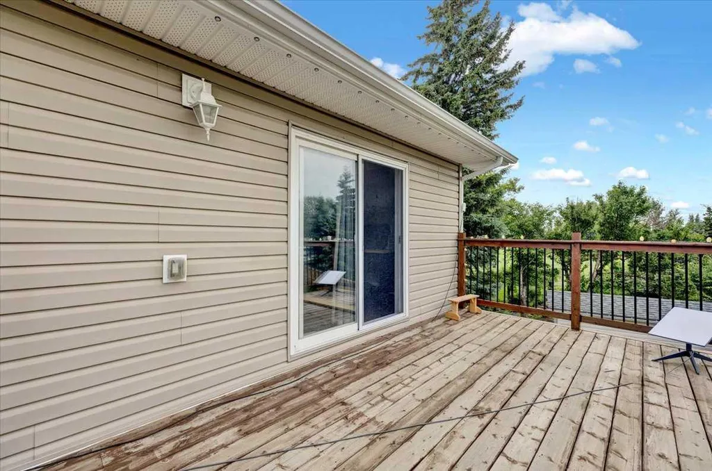 125 13 Avenue Carstairs AB T0M0N0