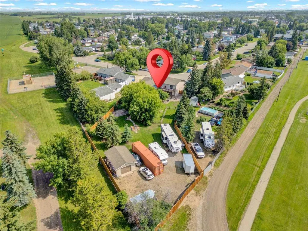 125 13 Avenue Carstairs AB T0M0N0