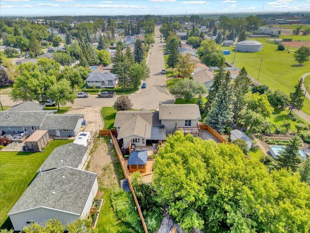125 13 Avenue Carstairs AB T0M0N0