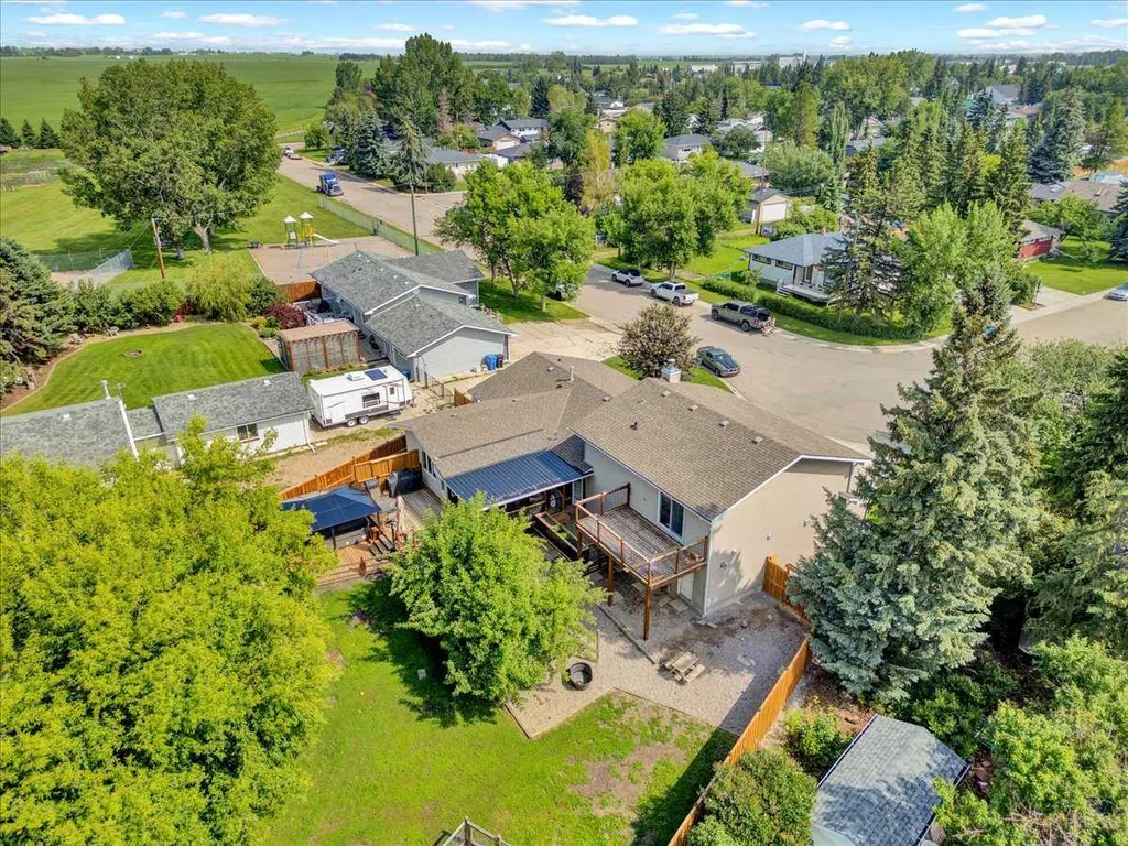 125 13 Avenue Carstairs AB T0M0N0