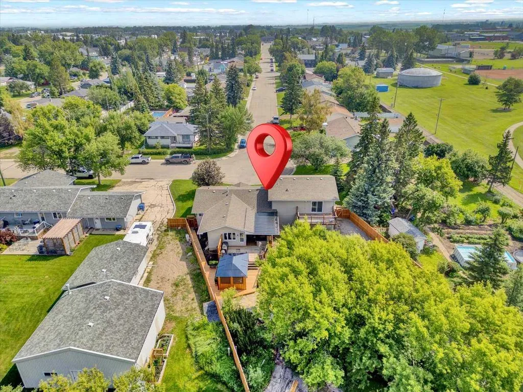 125 13 Avenue Carstairs AB T0M0N0