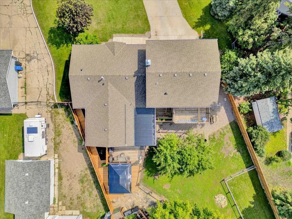 125 13 Avenue Carstairs AB T0M0N0