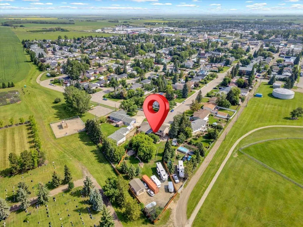 125 13 Avenue Carstairs AB T0M0N0