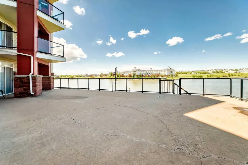 156 Country Village Circle NE Calgary AB T3K0E6