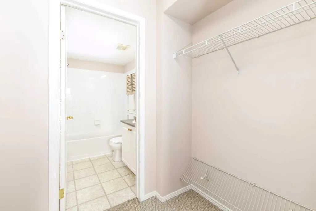 60 Lawford Avenue Red Deer AB T4R 3E9