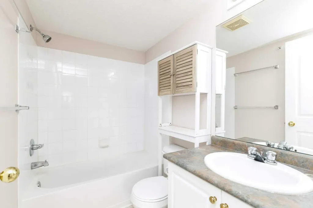 60 Lawford Avenue Red Deer AB T4R 3E9