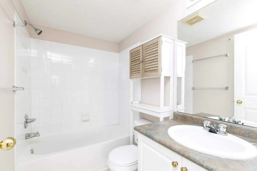 60 Lawford Avenue Red Deer AB T4R 3E9