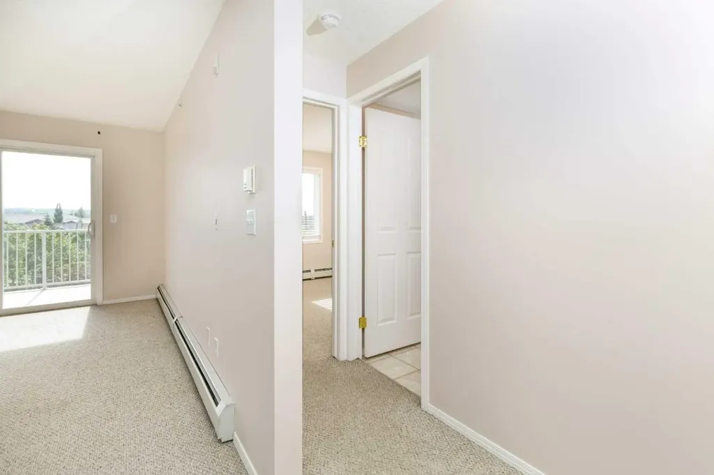 60 Lawford Avenue Red Deer AB T4R 3E9
