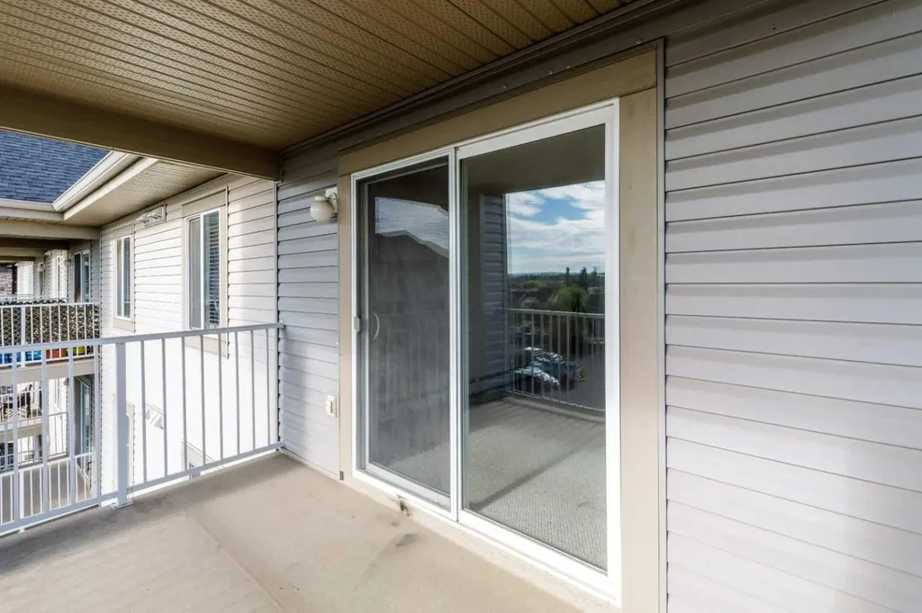 60 Lawford Avenue Red Deer AB T4R 3E9