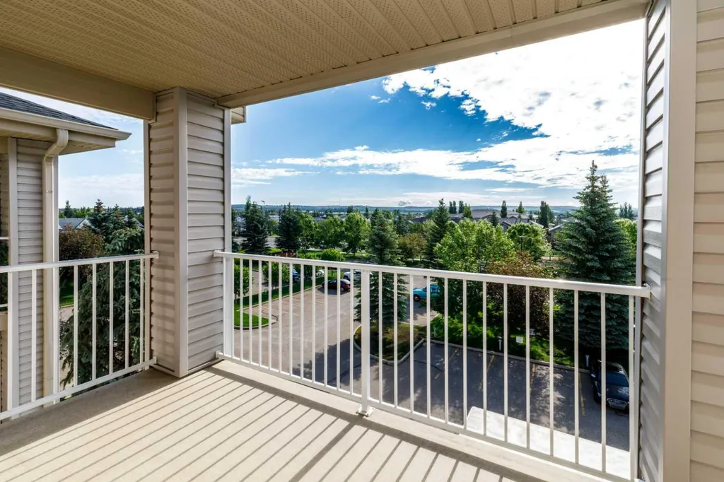 60 Lawford Avenue Red Deer AB T4R 3E9