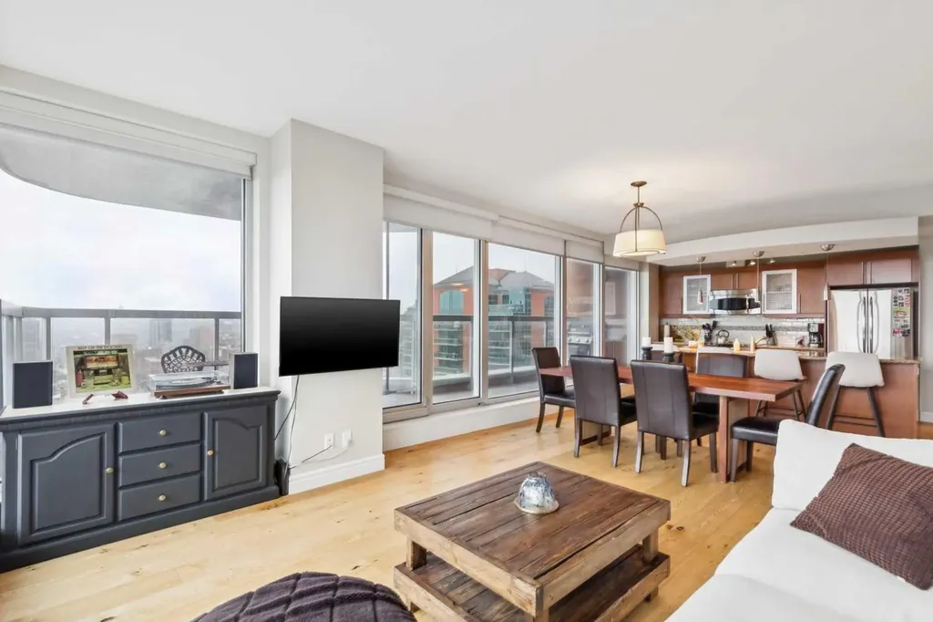 817 15 Avenue SW Calgary AB T2R0H8