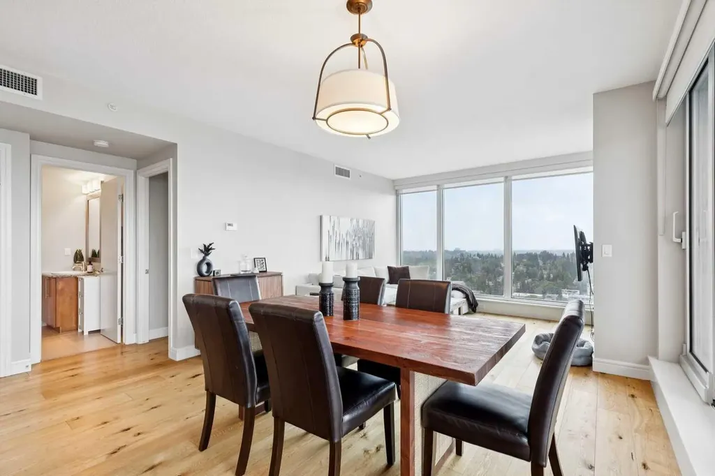 817 15 Avenue SW Calgary AB T2R0H8