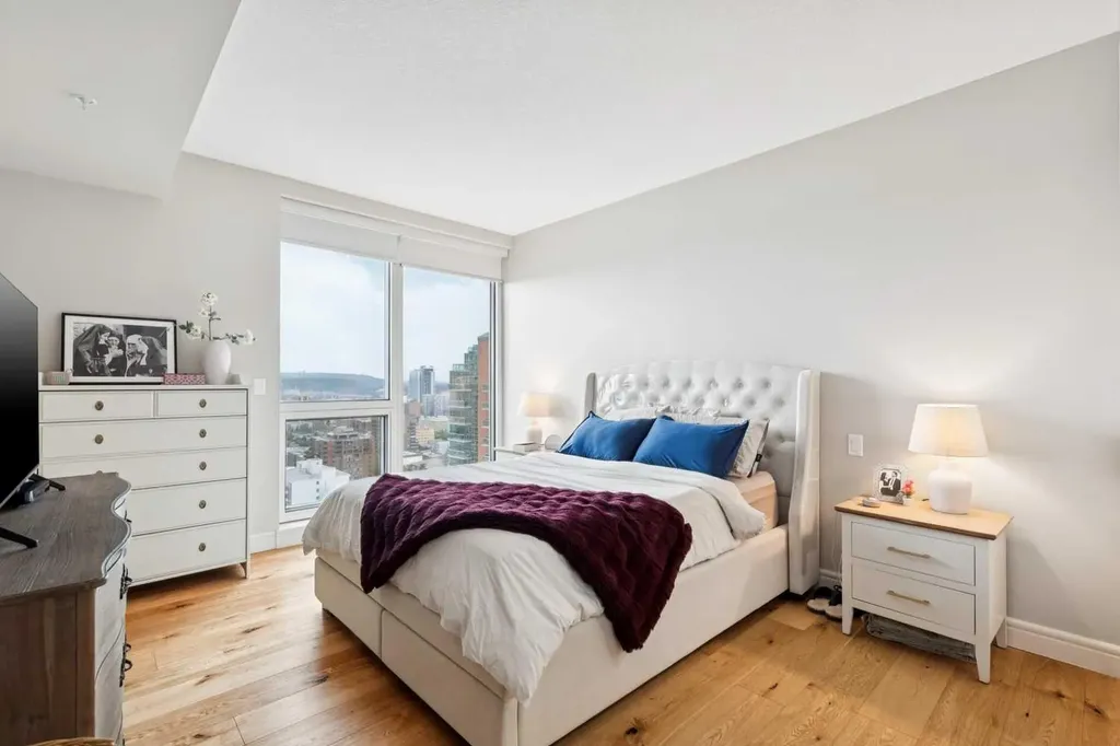 817 15 Avenue SW Calgary AB T2R0H8