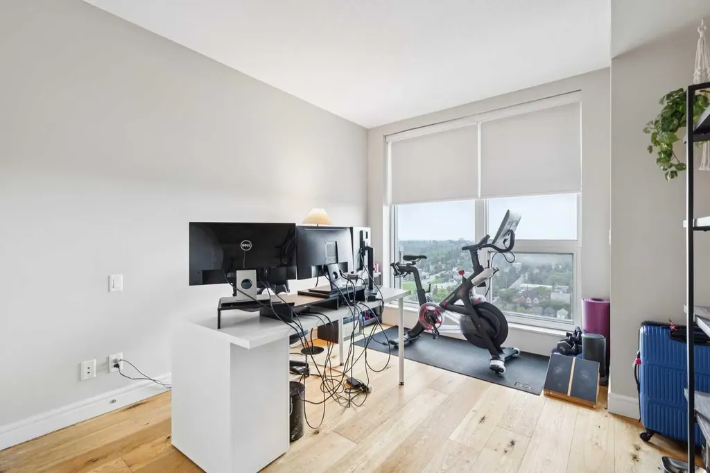 817 15 Avenue SW Calgary AB T2R0H8