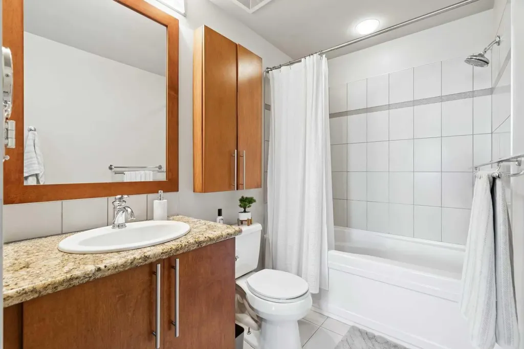 817 15 Avenue SW Calgary AB T2R0H8