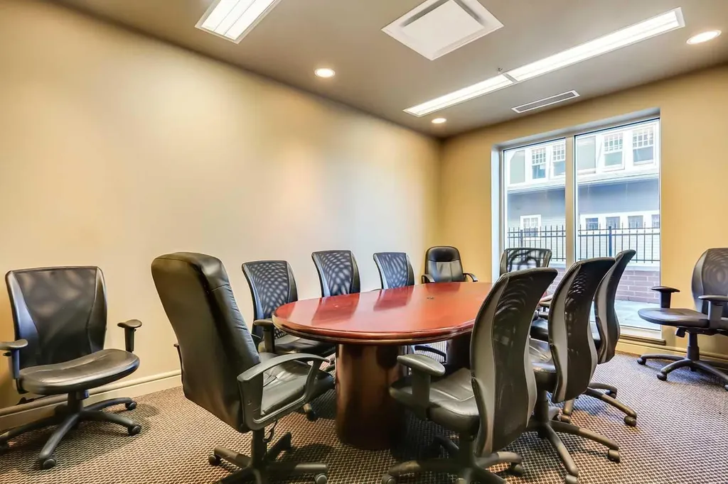 817 15 Avenue SW Calgary AB T2R0H8